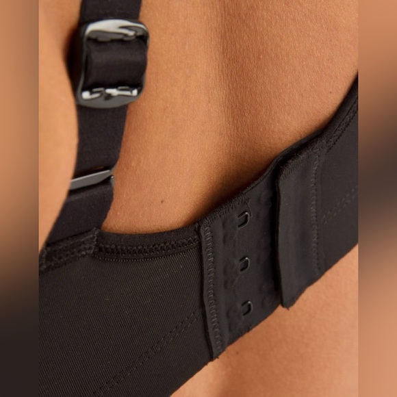 Lululemon Ta Ta Tamer Bra - Picture 5 of 6